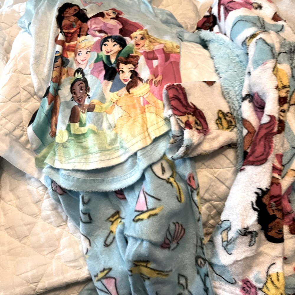 Girls 3T PJ and Robe set